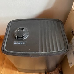 加湿器　2ヶ月使用　ブラック　上から給水の画像