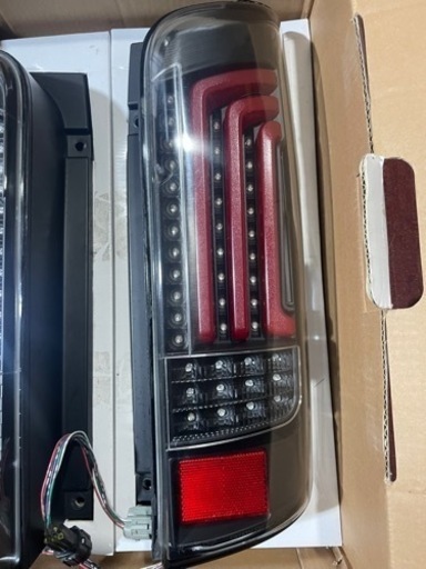 NV350キャラバン　テール　クリスタルアイ