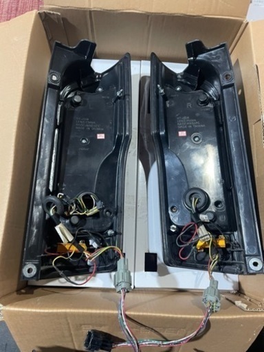 NV350キャラバン　テール　クリスタルアイ