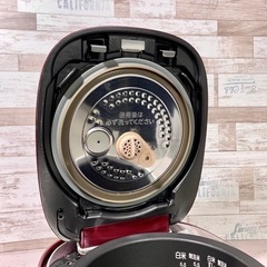 【ご成約済み🐾】TOSHIBA 5.5合炊き✨ 炊飯器⭕️ レッドカラー🌟 微訳アリの画像