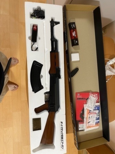 美品　東京マルイ　AK-47    箱　バッテリー　充電器付き