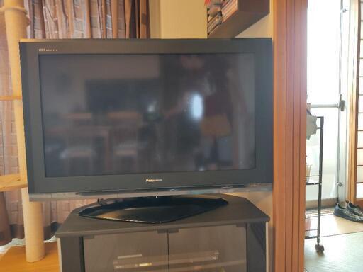 デジタルハイビジョンテレビとテレビ台のセット