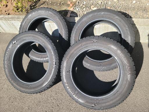 【シーズン間近！値下げ】スタッドレスタイヤ4本 215/60R17 ヨコハマアイスガード