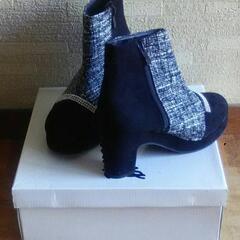 新品 ショートブーツの画像