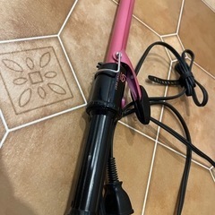 引っ越しのため処分です！！ 即決可能な方！半額します！ヘアアイロ...