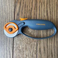 【お話し中】Fiskars (フィスカース) ロータリーカッター...