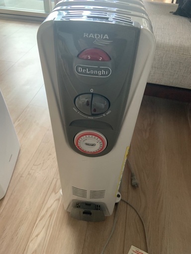 デロンギ　オイルヒーター　DeLonghi HR030812EC