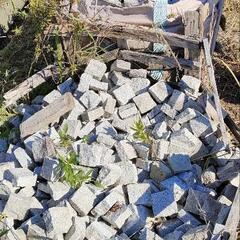 白御影石　ピンコロ　ブロック　庭石　インターロッキング