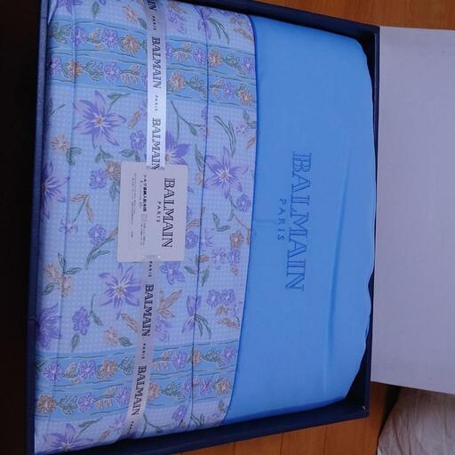 BALMAINのシルク混綿入肌布団