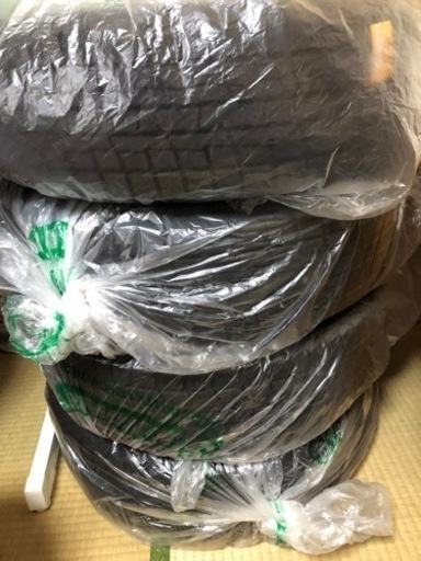 決定　スタッドレスタイヤ　アクア、旧フリード　175/65R15