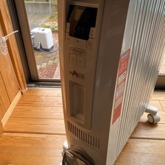 デロンギ ドラゴンデジタル オイルヒーター　 TDD0915W 1500Wの画像