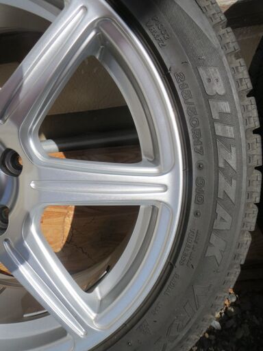 スバル　レヴォーグスタッドレス