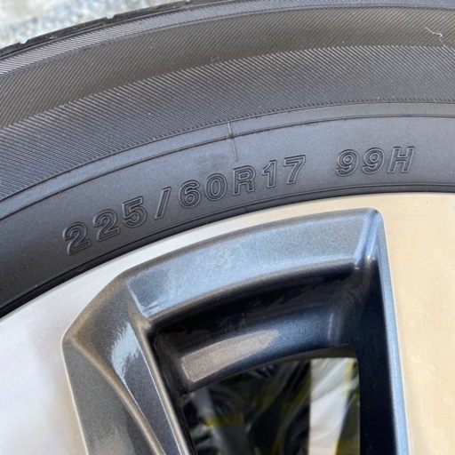 ヴェルファイア純正アルミホイール付きタイヤ