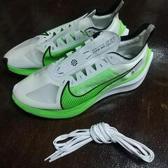 美品🌼NIKE    zoom GRAVTY     27cm