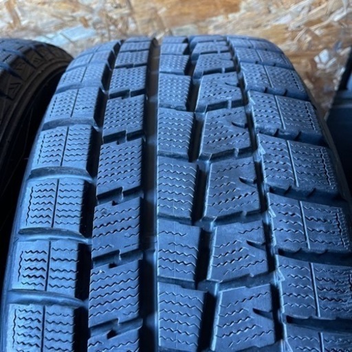 ほぼ新品　DUNLOP ダンロップ　WM01 215/50R17 スタッドレス タイヤ　2015年製　17インチ