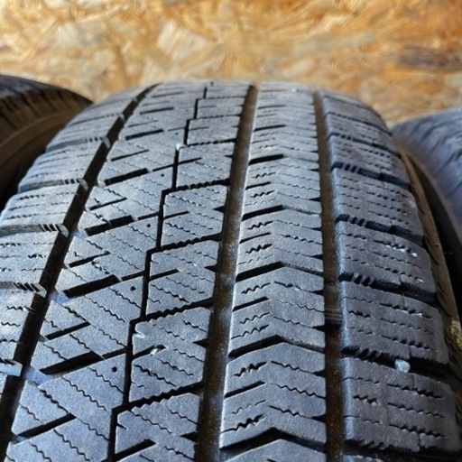 バリ山　BRIDGESTONE ブリヂストン　ブリジストン　VRX2 205/60R16 スタッドレス タイヤ　2018年製　16イン