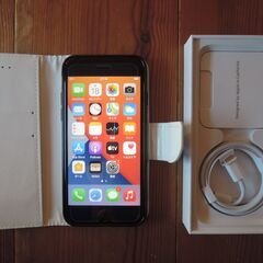 ほぼ未使用 室内保管 美品  SIMフリー  iphone SE...