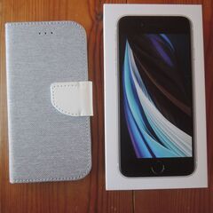 ほぼ未使用 室内保管 美品  SIMフリー  iphone SE2 (第２世代） 64G　ホワイトの画像