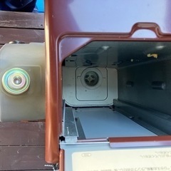 新古的な石油ファンヒーター、38年前のレトロなストーブです。の画像