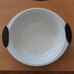 ホーローの両手浅鍋と鍋グッズの画像