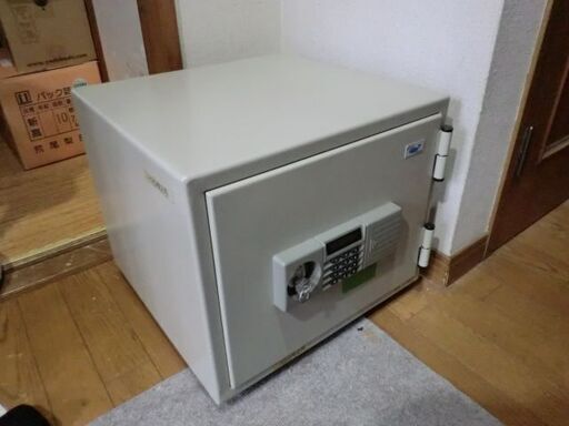 金庫　プッシュ式