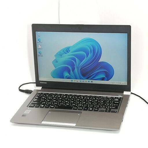 美品✨東芝ノートパソコン 第6世代i3 新品高速SSD Blu-ray カメラ付 保証付 高速SSD 13.3型 軽量 薄型 ノートパソコン 東芝 R63/P 中古美品