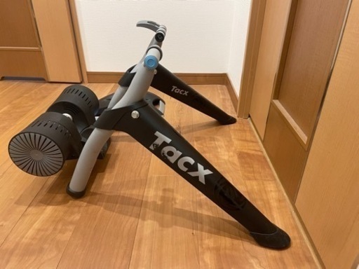 Tacx タックス　Bushido Smart スマートローラー台