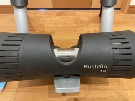Tacx タックス　Bushido Smart スマートローラー台