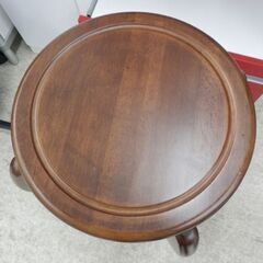 花台 フラワースタンド 木製 玄関やコーナーに最適！ 円形４本猫足タイプ 札幌市西区西野の画像