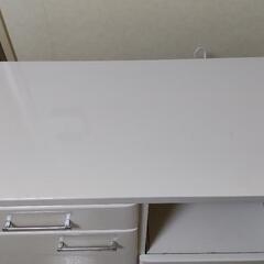 食器棚、キッチン収納の画像