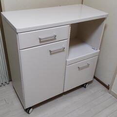 食器棚、キッチン収納の画像