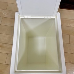 IKEA 多目的ボックス（ゴミ箱？）の画像