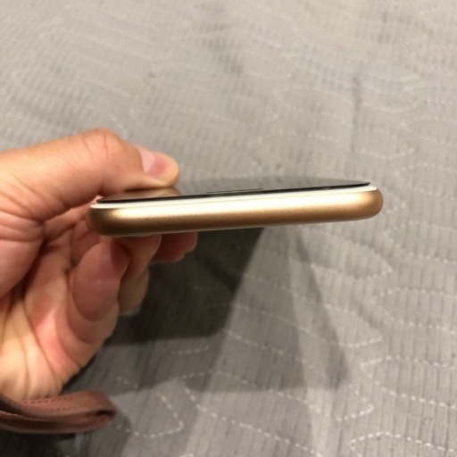 美品 Apple iphone 8 64GB バッテリー100% SIMフリー ゴールド