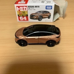 トミカ　日産アリア