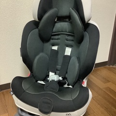 エールべべ　チャイルドシート