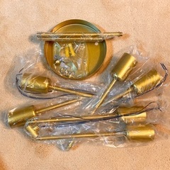 【新品・未使用】LED電球　6灯　ゴールド　ペンダントライト　シーリングライト　電球なし　組み立て可能な方の画像