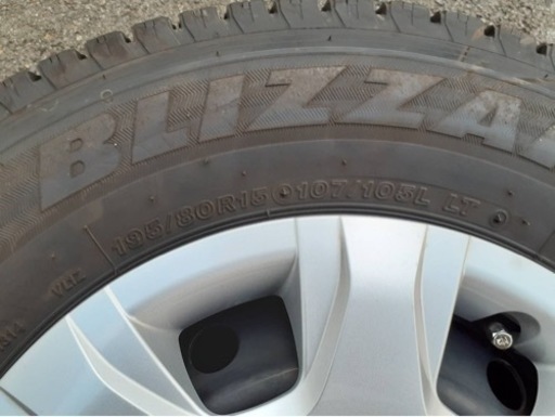 ブリザックスタッドレスタイヤ  ¥20000/4本