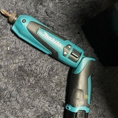 マキタ　充電式インパクトドライバー