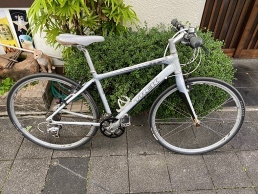 トレック　Trek  クロスバイク　白　自転車