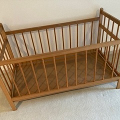 ベビーベッド、マットレス、シーツセットの画像