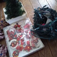 クリスマスイルミネーション　飾り電球　ミニツリー　オーナメントなどの画像