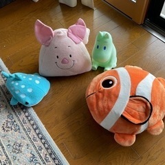 ぬいぐるみ、貯金箱等
