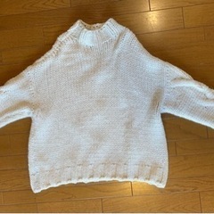 (進行中)ZARAお洒落なざっくり暖かニット 自宅洗いOK アイボリー系 約5千円の画像