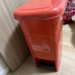 ゴミ箱の画像