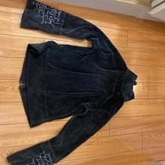 HIKARI黒のベルベット生地のジャケットの画像