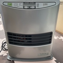 ２０１２年製　トヨトミ　石油ファンヒーター
