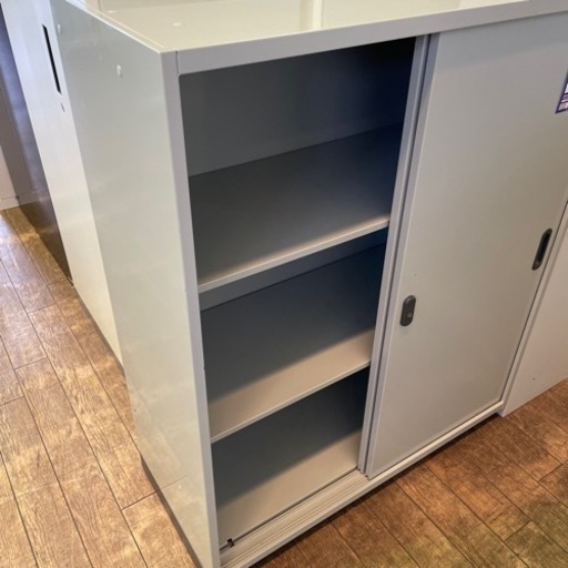 JJ-15 【オフィス家具専門店】プラスの引戸書庫です！