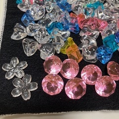 アクリルアイス(クラッシュ、花、ハート、ダイヤモンド)、ビー玉、ミニソフト出目金など合計114点の画像