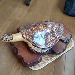 【確認中】亀の置物　台座、敷物付き