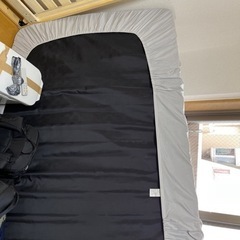 セミダブルベッドフレーム&マットレスの画像